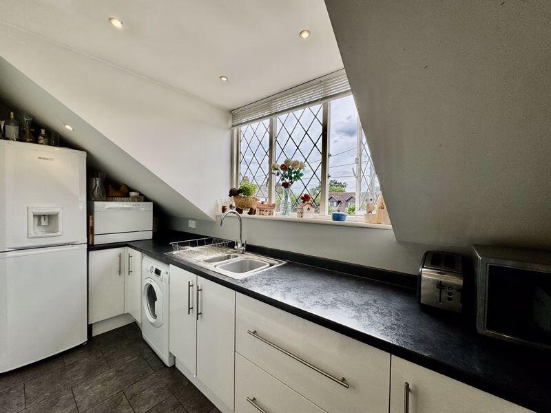 Swains Lane, Flackwell Heath photo 4