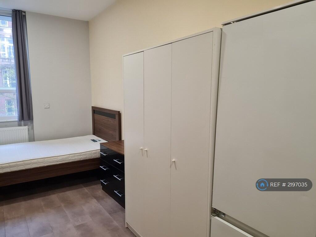 Studio flat for rent