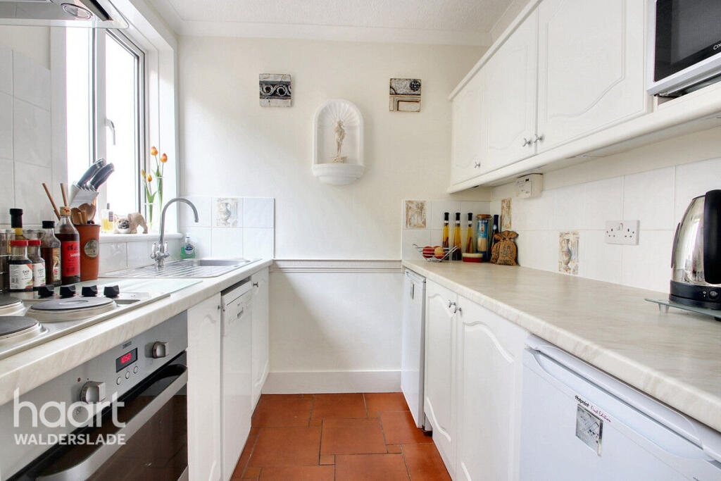 House in Chatham, Medway - View 4