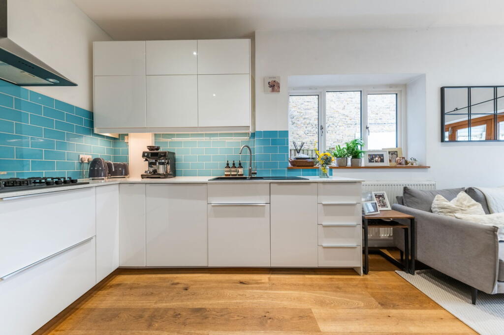 Apartment in London - View 5