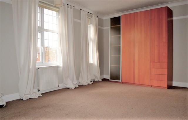 Apartment in Twickenham - More