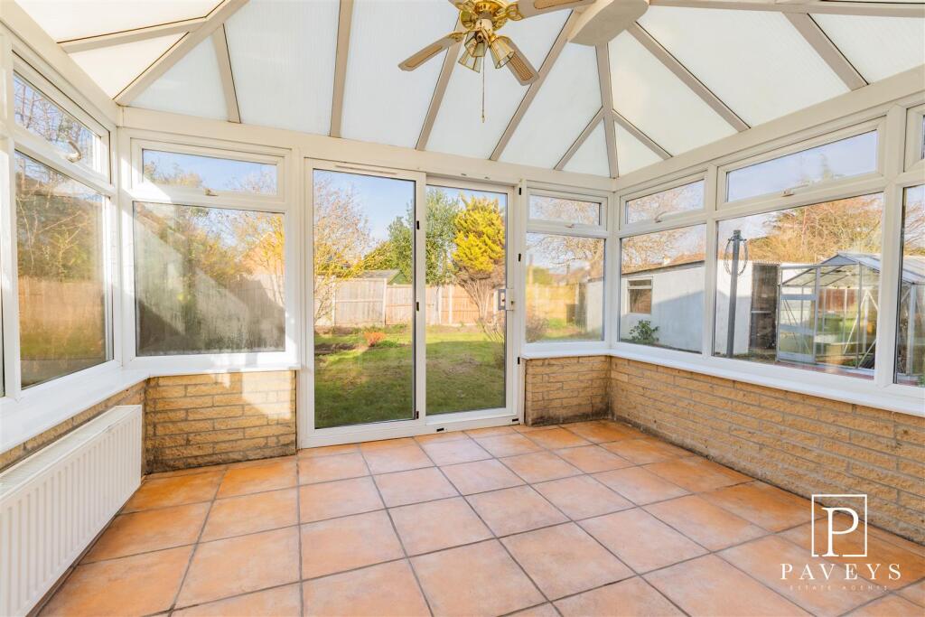 Roydon Way, Frinton-On-Sea photo 5