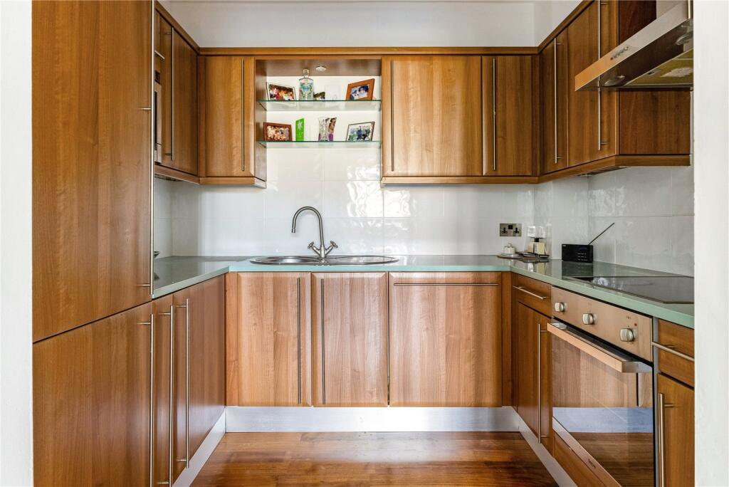 Apartment in Chichester, Easebourne - View 4