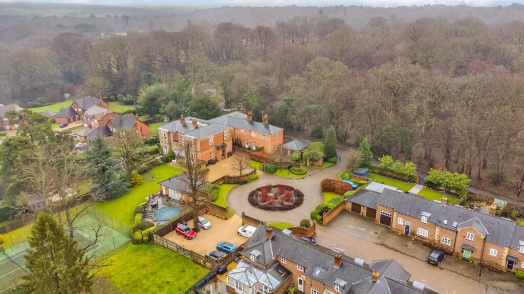 Sherrards Mansions, Welwyn Garden City, Hertfordshire, AL8 7AY