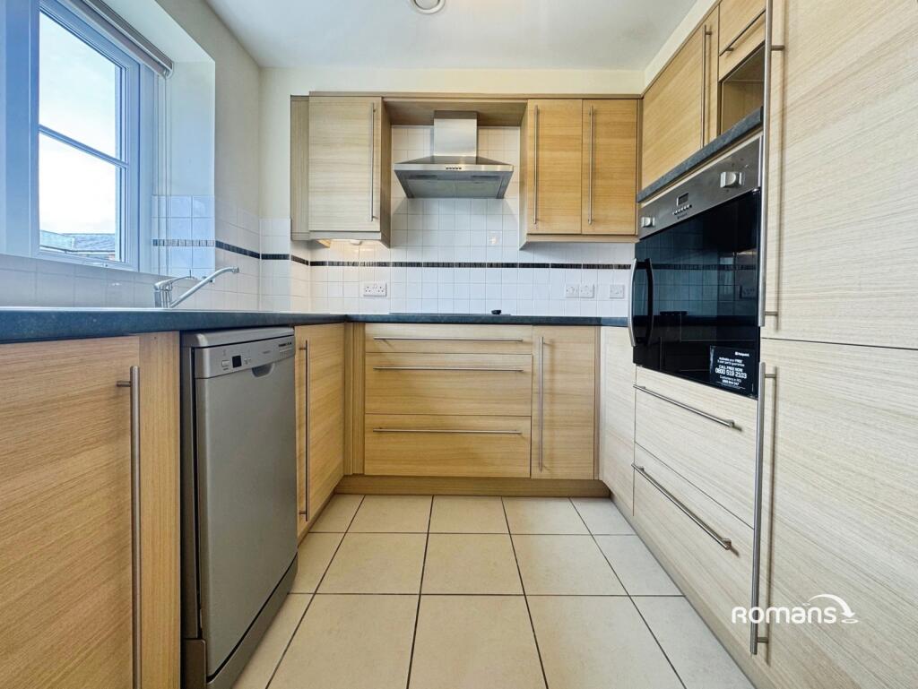 Apartment in Basingstoke, Kings Furlong - View 2