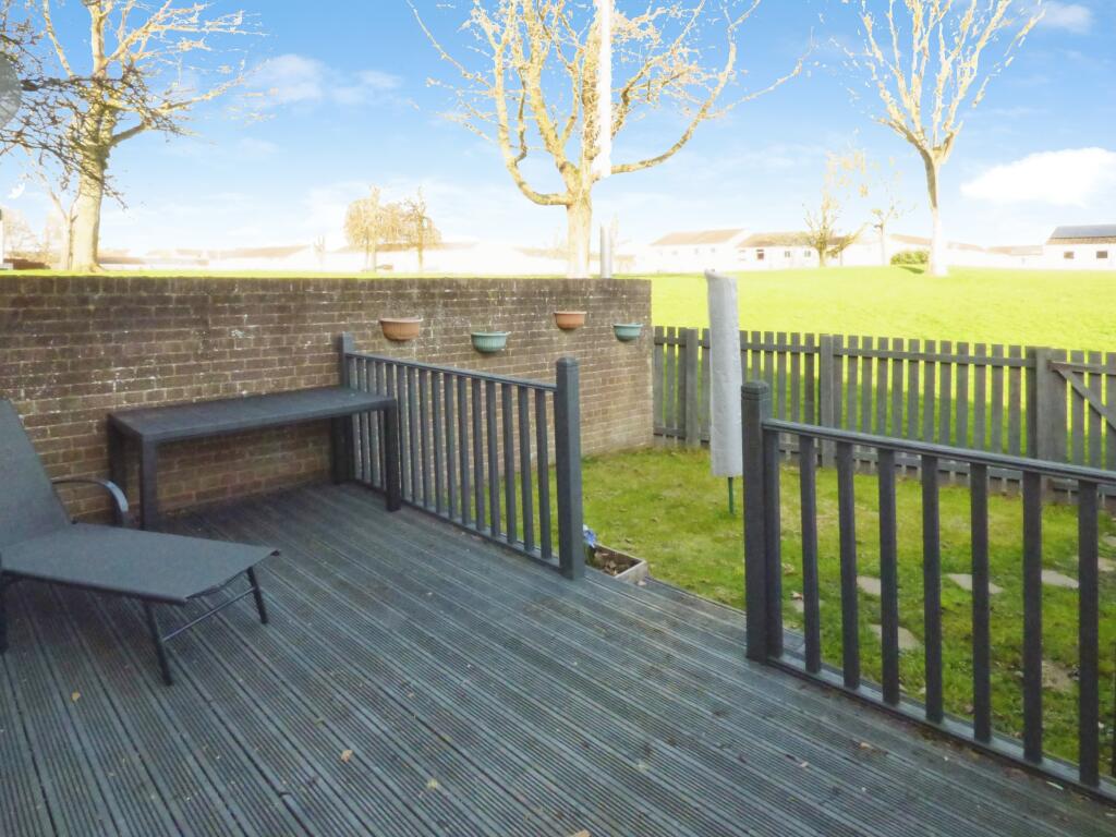 Russell Court, Dunfermline, KY11 photo 2