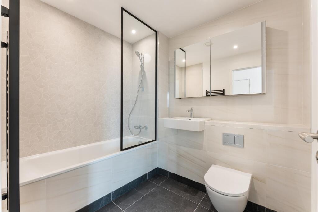 Apartment in London - View 5