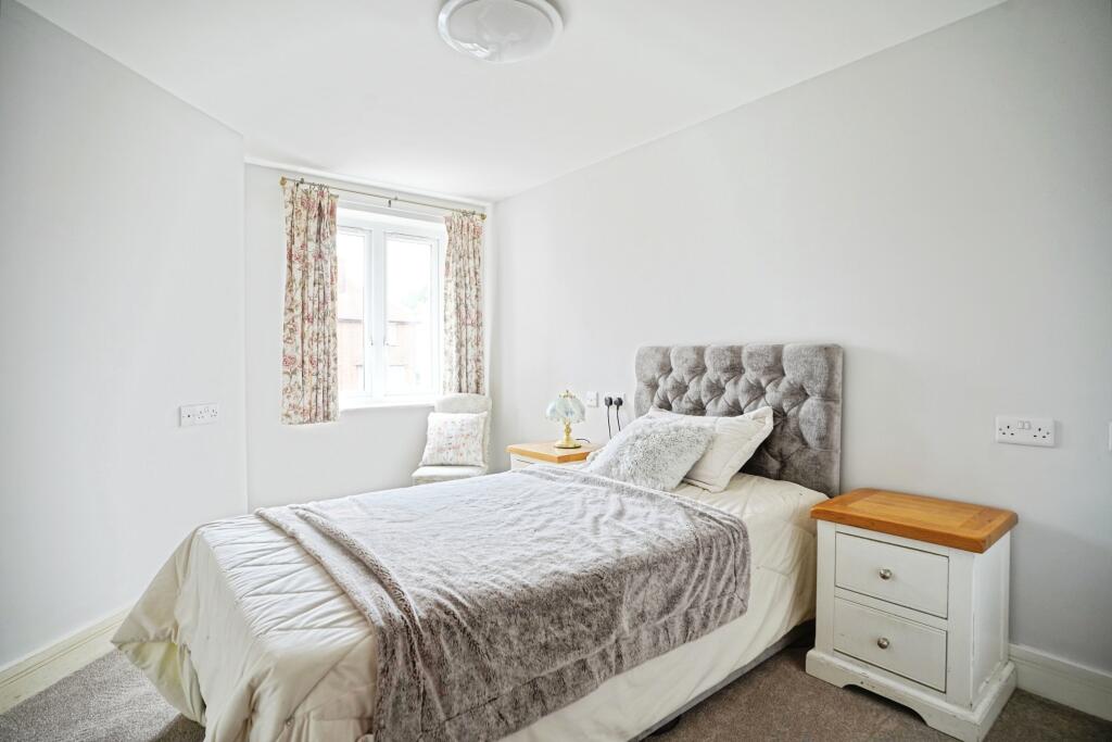 Apartment in East Hertfordshire, Hockerill, Bishop's Stortford - More