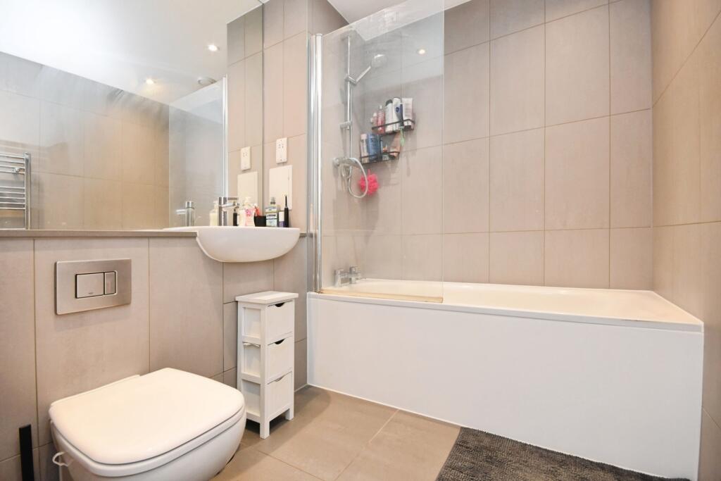 Apartment in Chelmsford - View 5