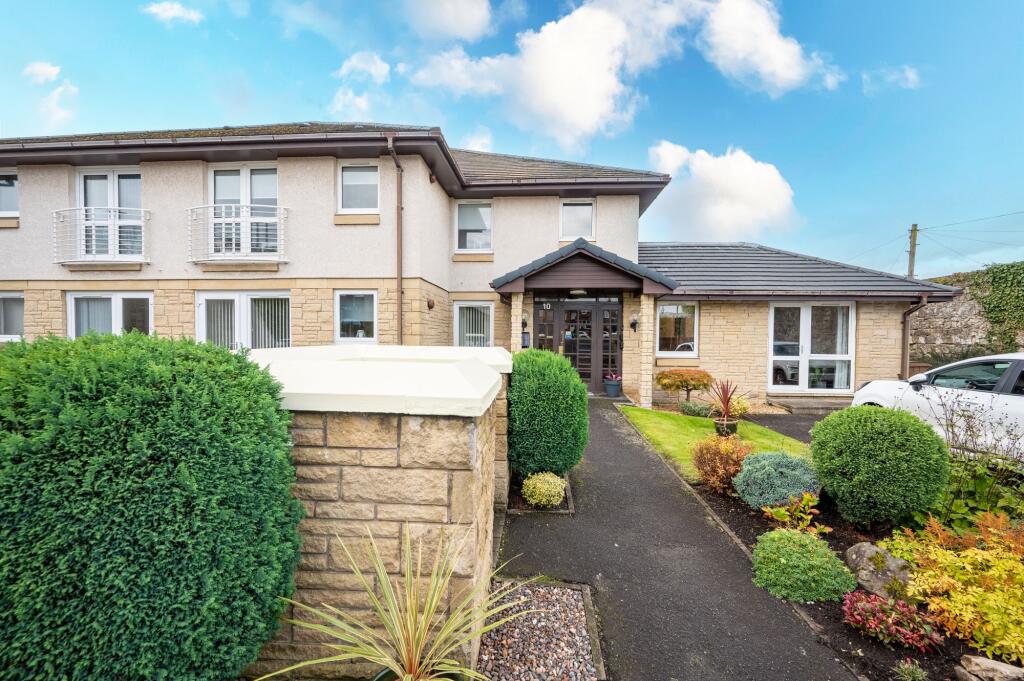1-bed flat on 10 Carlton Court, Giffnock, G46, £130,000