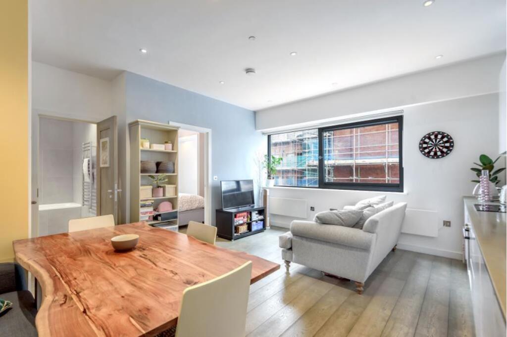 Main image of property: Brickfield Court, Bath Road