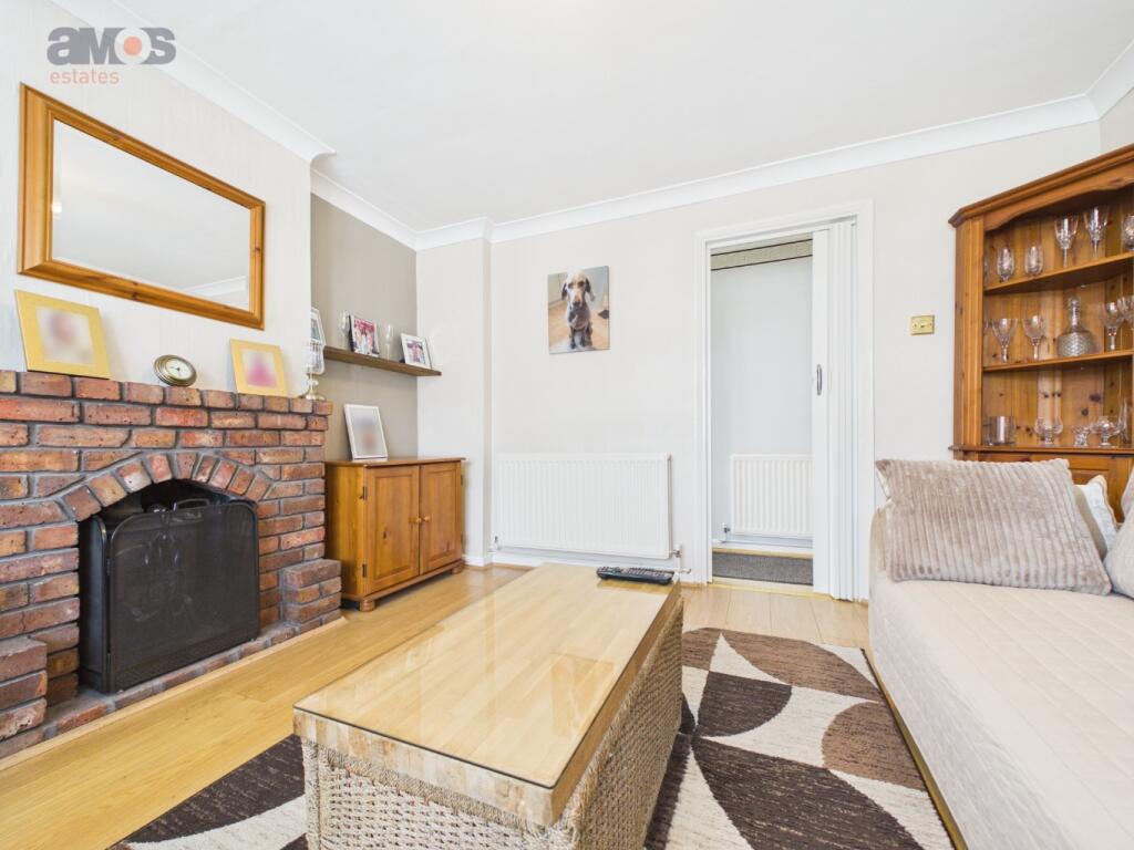 House in Castle Point, Hadleigh - View 4