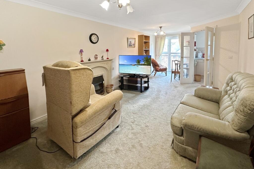 Lymington Road, Highcliffe, Dorset. BH23 5HD photo 2