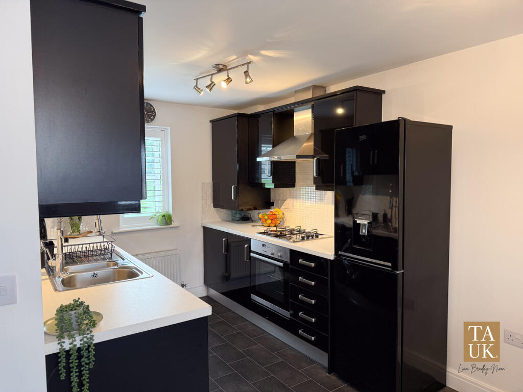 Lady Lane, Audenshaw, Manchester, M34 photo 3