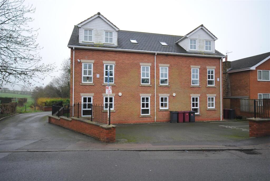 Dark Lane, North Wingfield, Chesterfield, S42 5NH