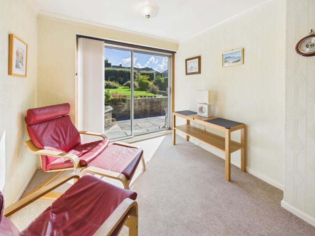 House in North East Derbyshire, Dronfield - More