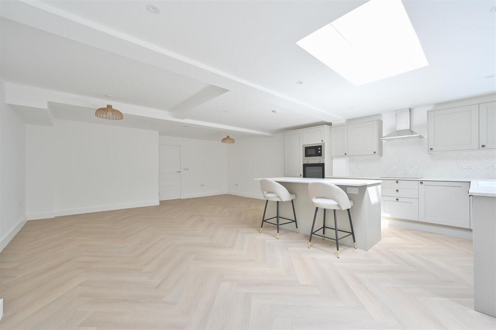 Wells Close, Harpenden - View 6