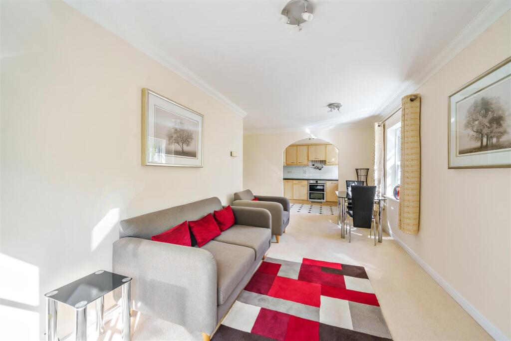 Apartment in Wokingham - View 4