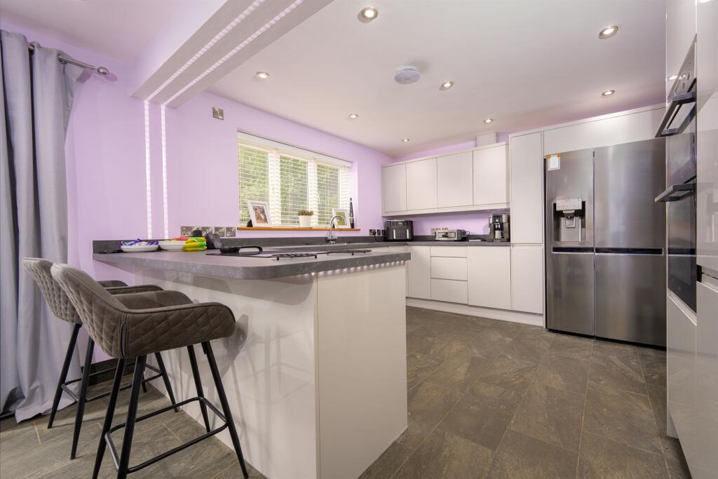 House in Northampton, Mawsley - View 2