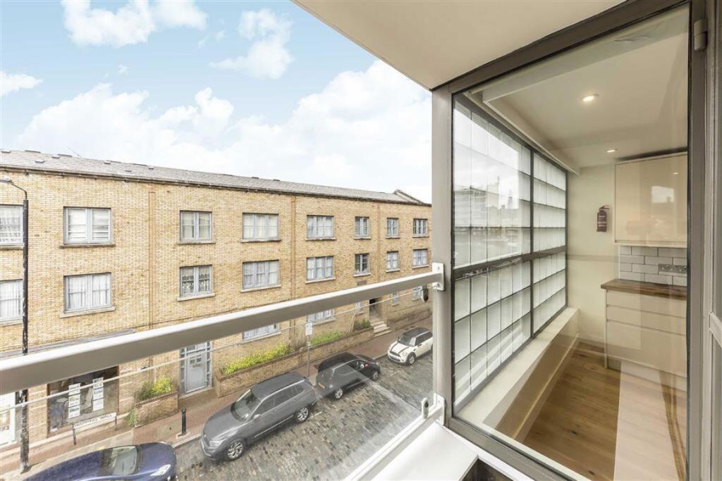 Main image of property: Wapping Wall, Wapping