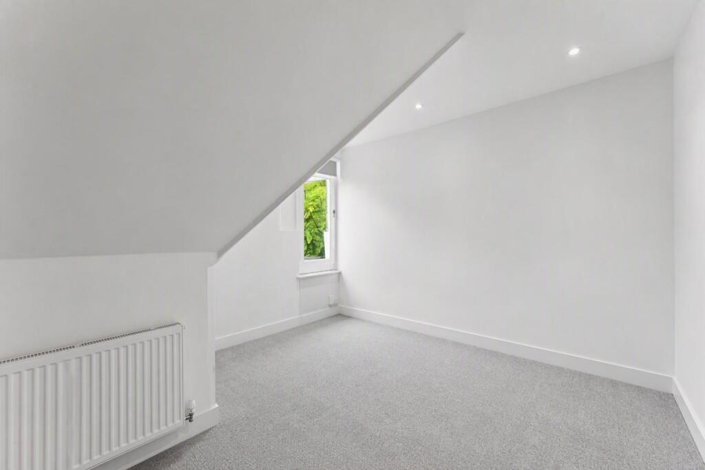 Apartment in London, Windmill Green Estate, Earlsfield - View 5
