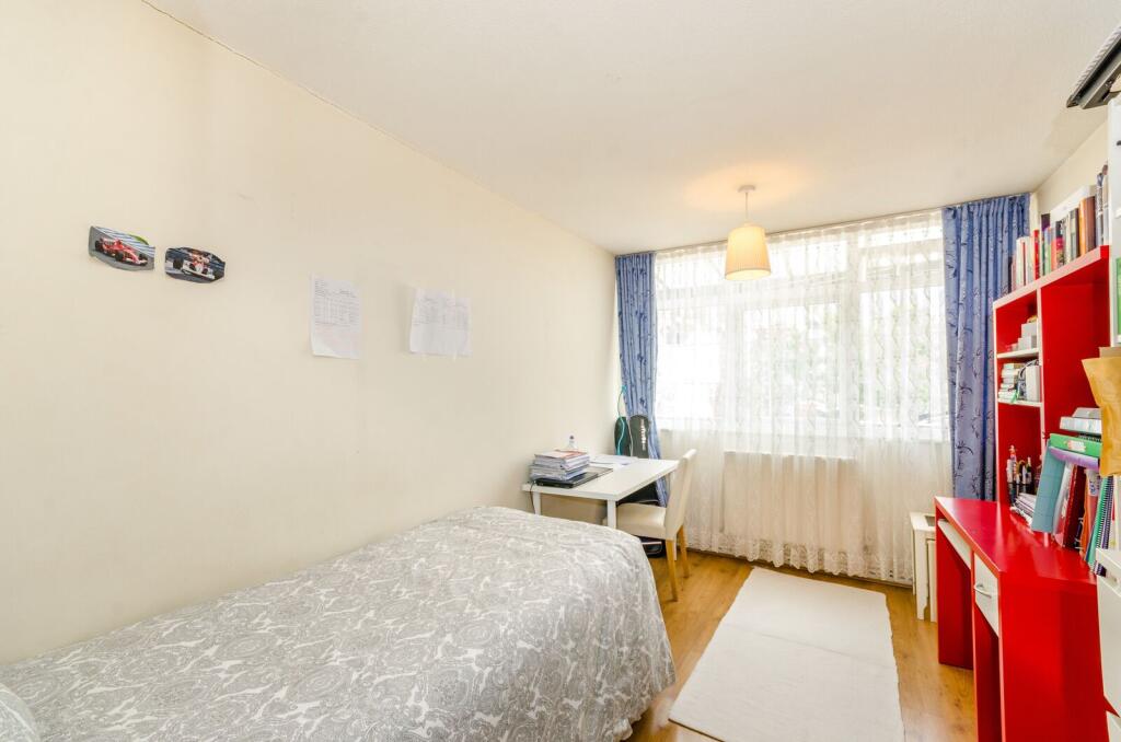 Apartment in London, South Tottenham, West Green - More