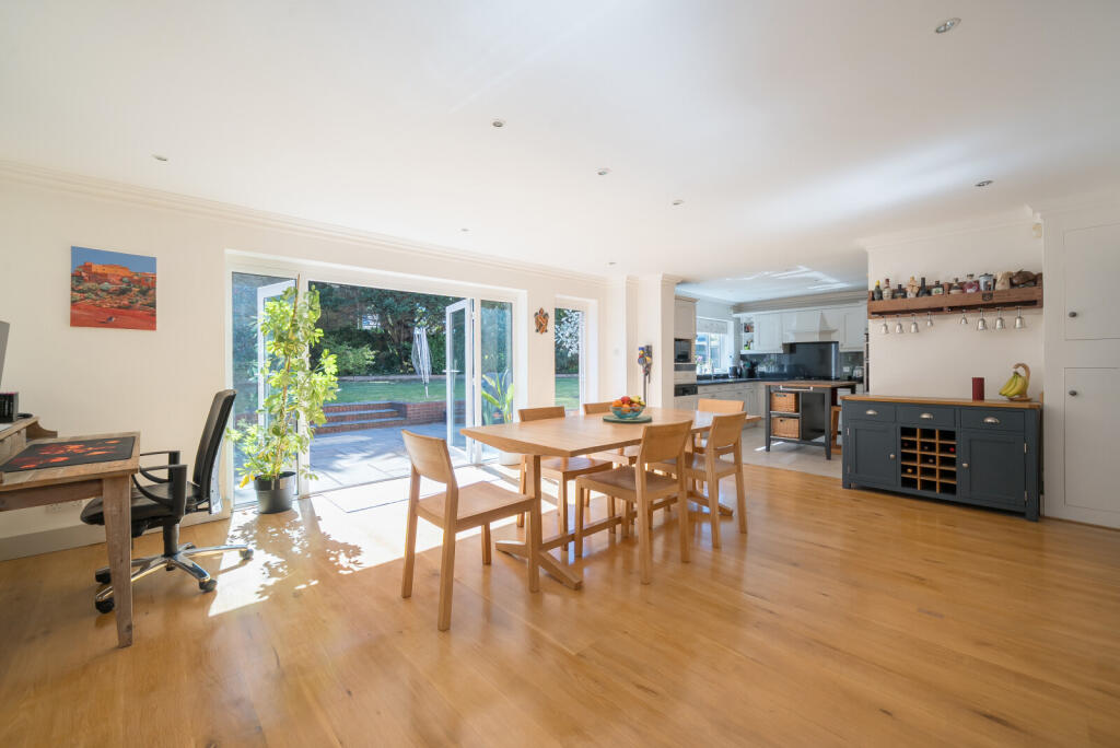 Lebanon Drive, Cobham, KT11 – pohled 4