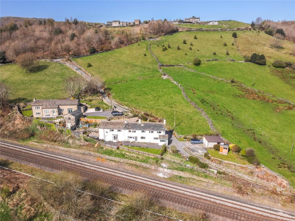 5-bed detached on Paddock, West Slaithwaite, Huddersfield, HD7, £475,000