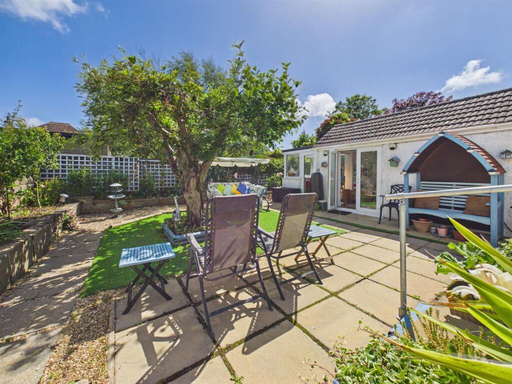 Penylan Avenue, Porthcawl - More