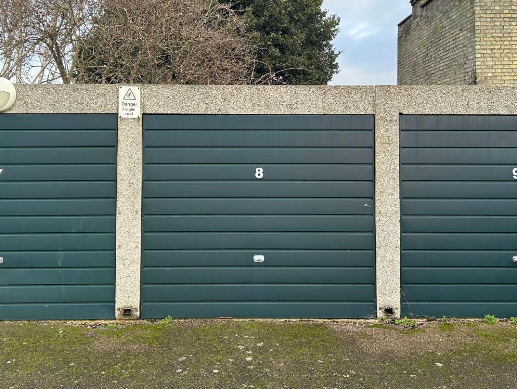 Main image of property: Garage 8, Abbey Road, Cambridge, Cambridgeshire, CB5 8HQ