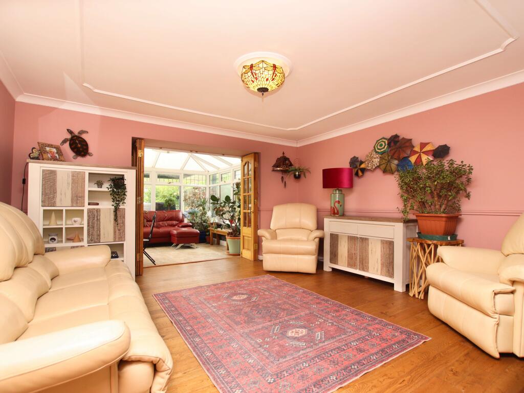 House in Tonypandy, Pen-y-graig - View 5