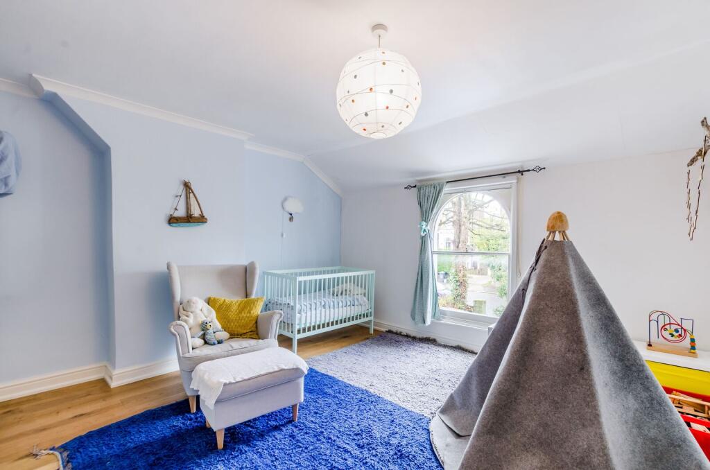 Manor Park, Hither Green, London, SE13 - More