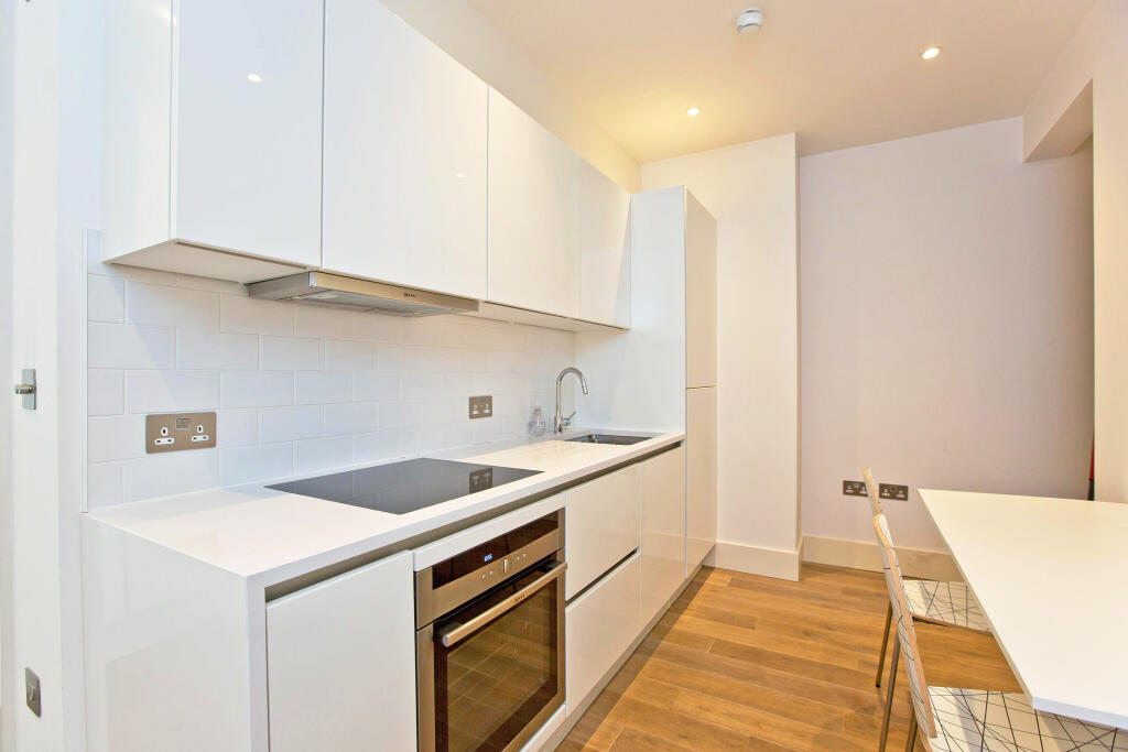 Apartment in London - View 3