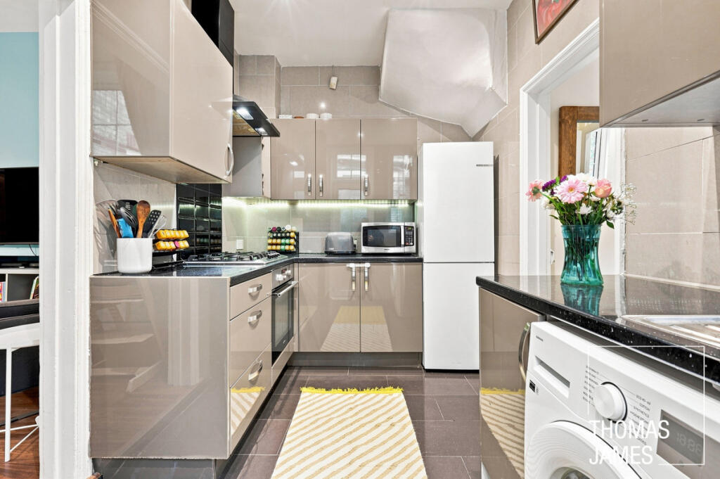 Apartment in London - View 3
