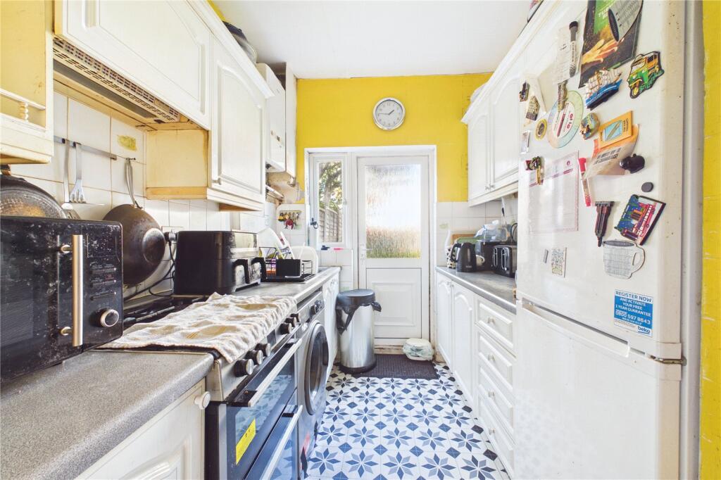 House in Sutton - View 5