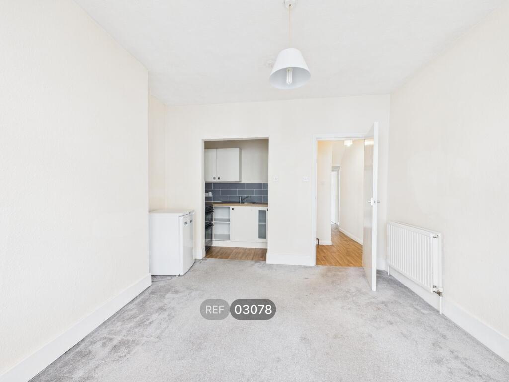 Apartment in Brighton - View 5