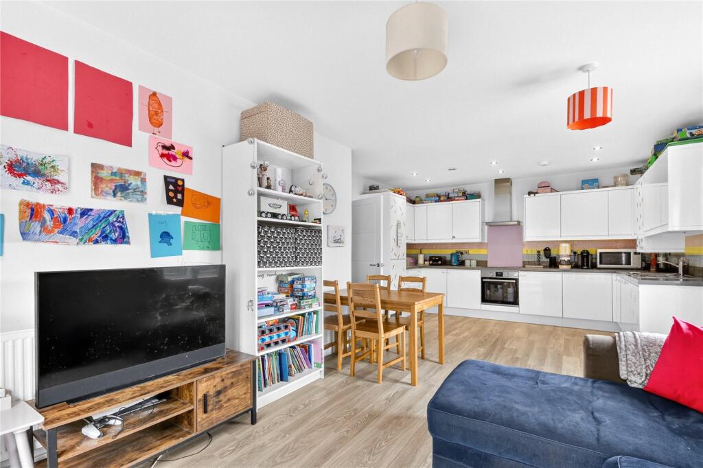 Apartment in Bracknell, Birch Hill - View 5