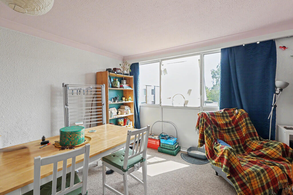 Dowland Place, Adastral Road photo 5