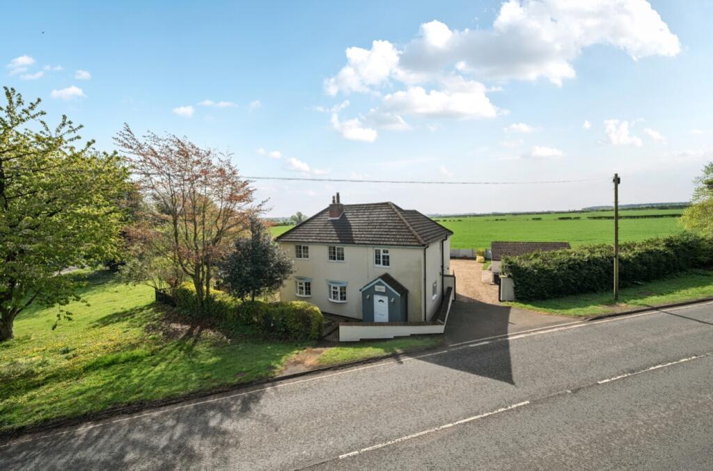 Main image of property: Collingham Road, Newton-on-Trent, Lincoln, Lincolnshire, LN1