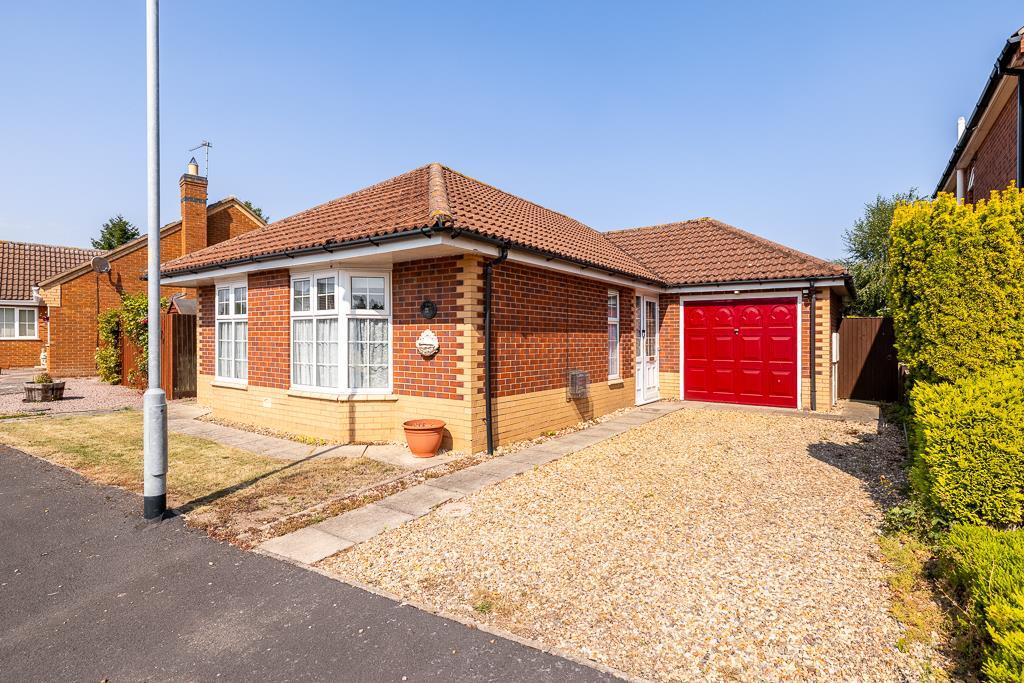 2-bed detached on Thorlby Haven, Bicker, £250,000
