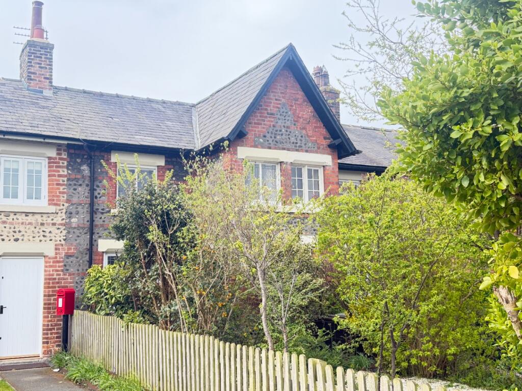 Main image of property: Commonside, Lytham St Annes, FY8