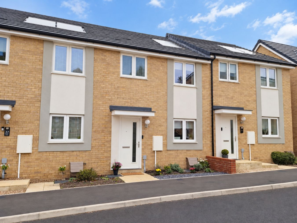 Main image of property: Cobnut close, Hatfield, AL10