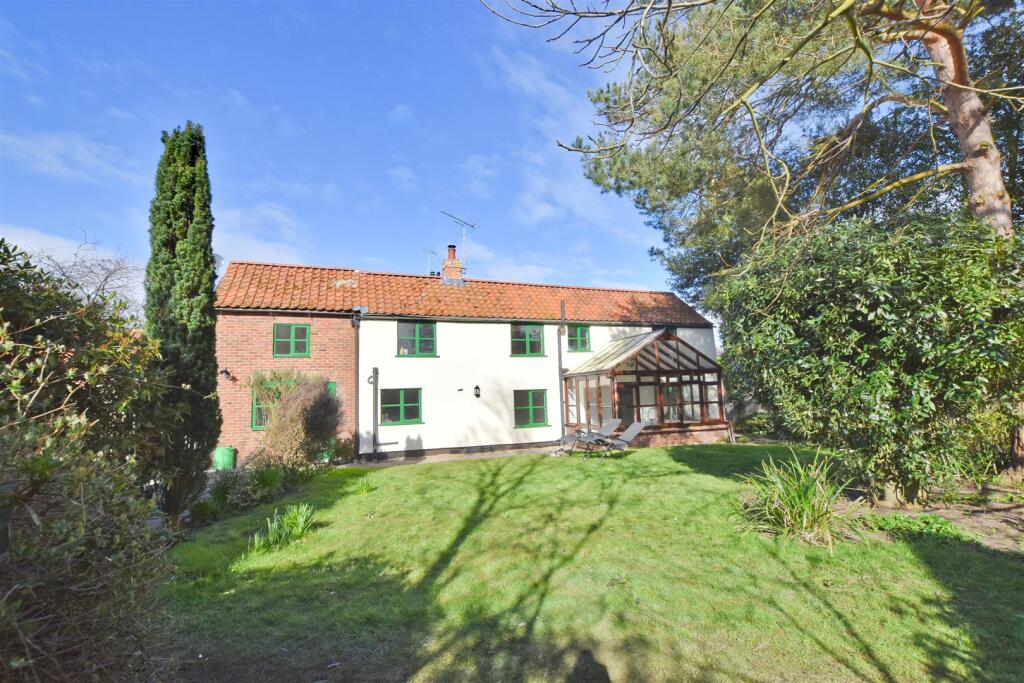 Main image of property: Town Street, Hickling