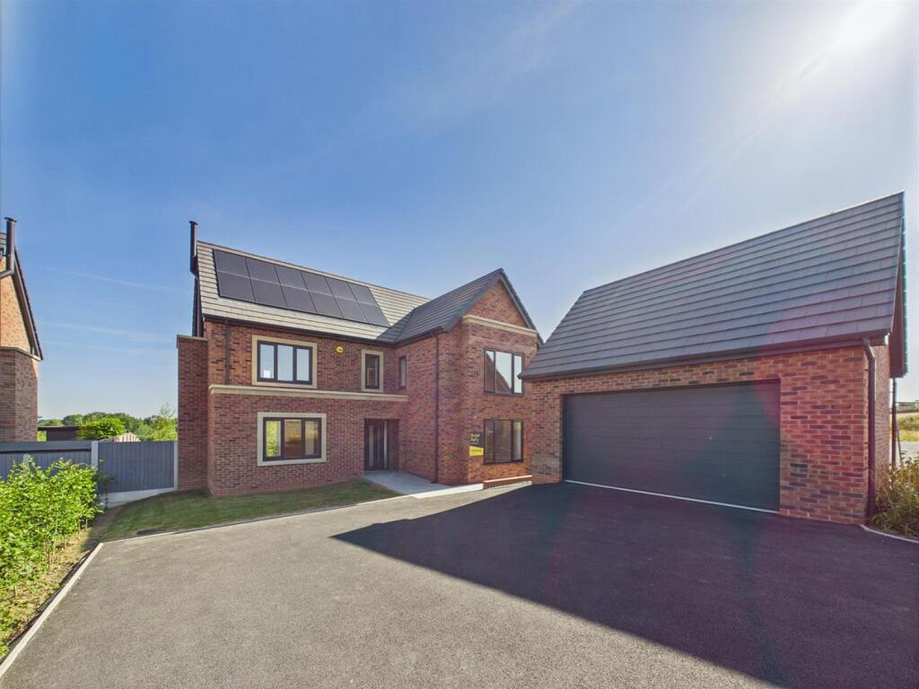 4-bed detached on Severn View, Crew Green, Shrewsbury, £585,000