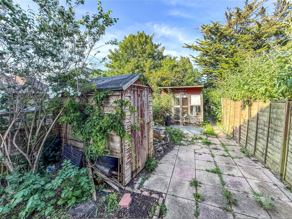 8, Edward Road, Christchurch, Dorset, BH23 photo 2