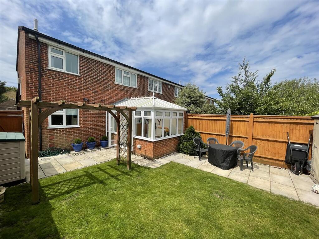 House in Tonbridge and Malling, Leybourne - View 2