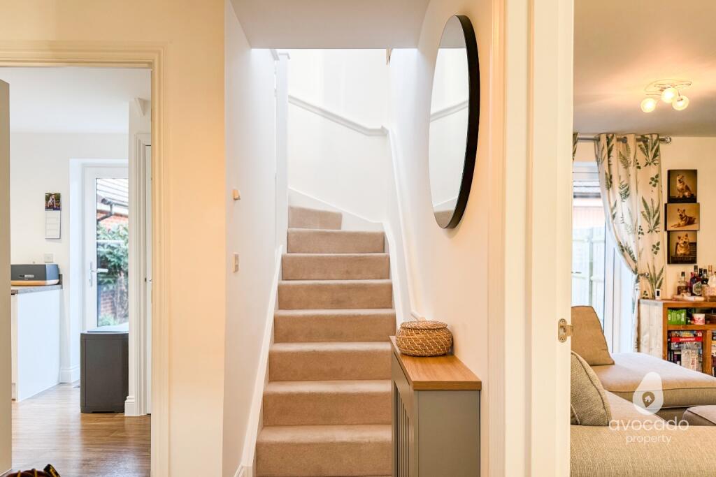 Albert Close, Spencers Wood, RG7 photo 3