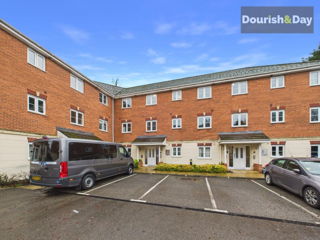 2-bed flat on The Garthlands, Moss Pit, Stafford, ST17, £135,000