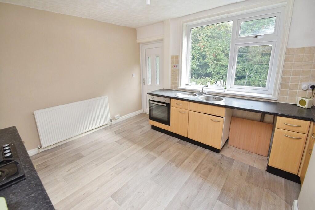 Westlea Avenue, Riddlesden photo 3