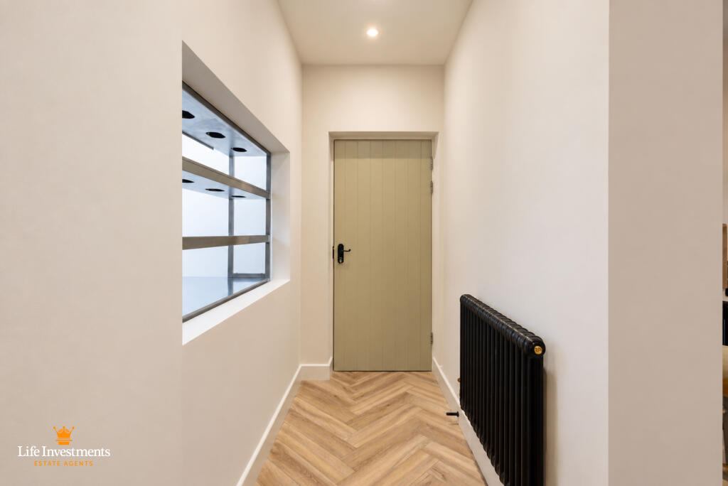 Kitchen Serving Hatch